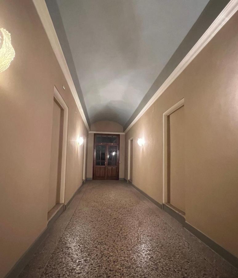 Grande Stanza Matrimoniale In Palazzo Signorile Apartamento Mirandola Exterior foto